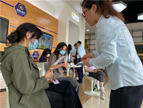 �����������ݷ��ж�벢�ٿ�չ�����ڽ��������¡� �