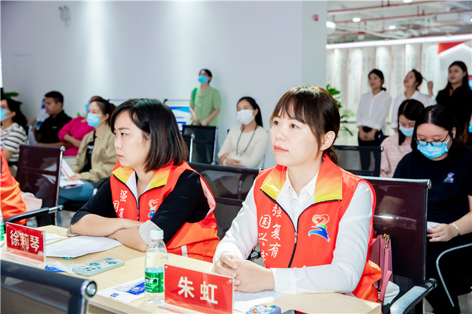 ľ����չ��ǿ���������ҡ���ʱ������ʵ��վ��PKѡ����