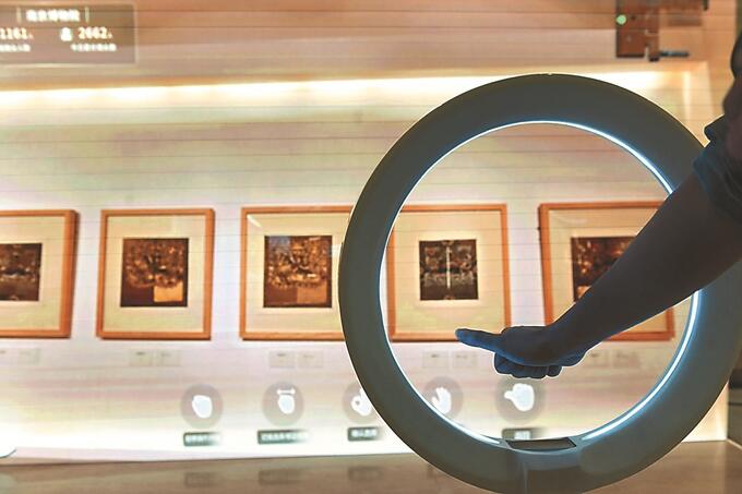 18日,南京博物院举办精品特展。 余萍摄