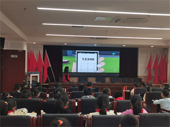 �׽����Ļ� Զ�뻵���ݡ��������ж��߽���ʵ��Сѧ